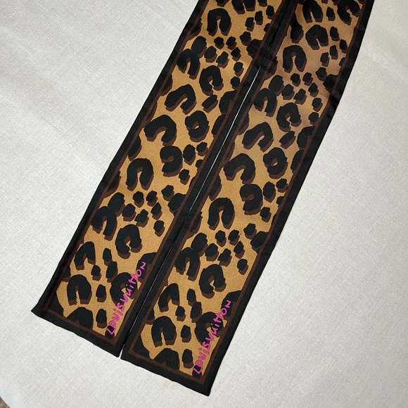 Louis Vuitton Leopard Bandeau - Picture 3 of 10
